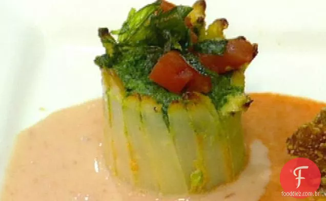 Carne de caranguejo e espinafre com tomate defumado Buerre Blanc