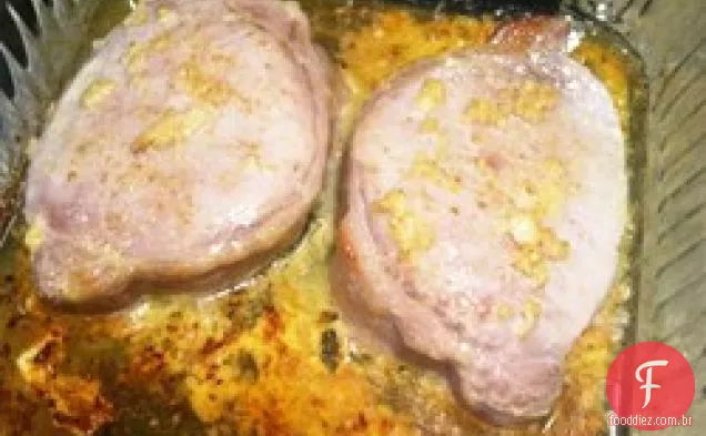 Costeletas De Porco Assadas Temperadas Com Alho