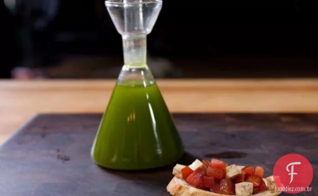 Tomate e mussarela Bruschetta com óleo de manjericão