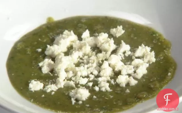 Sopa de ervilha dividida grega com limão