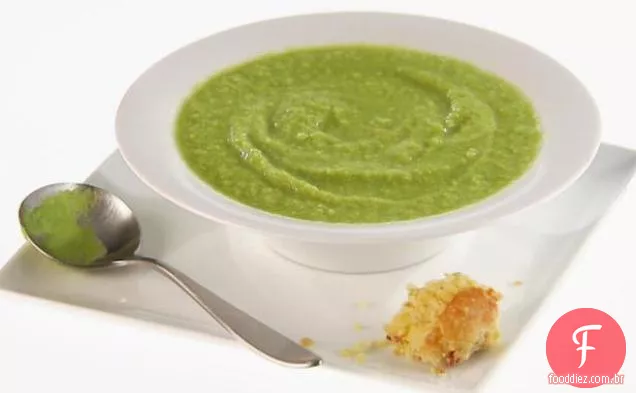 Sopa de ervilha, alface e erva-doce