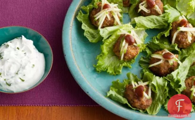Almôndegas Tandoori com coentro Raita