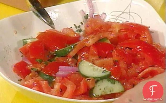 Salada de pepino e tomate