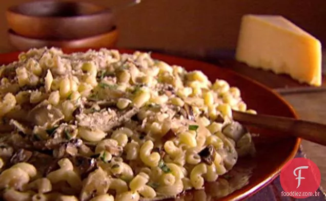 Dedais com cogumelos e alcachofras