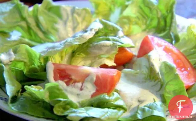 Salada Bibb com molho de Manjericão Verde Deusa