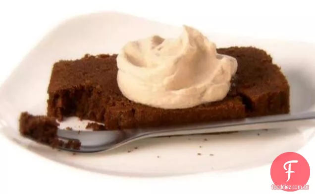 Bolo da libra do Mascarpone do Chocolate com gelo do merengue do café