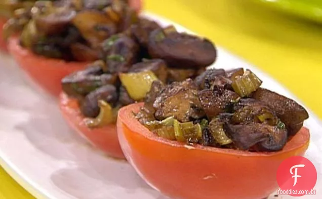 Salada De Cogumelos Quentes Tomates Recheados