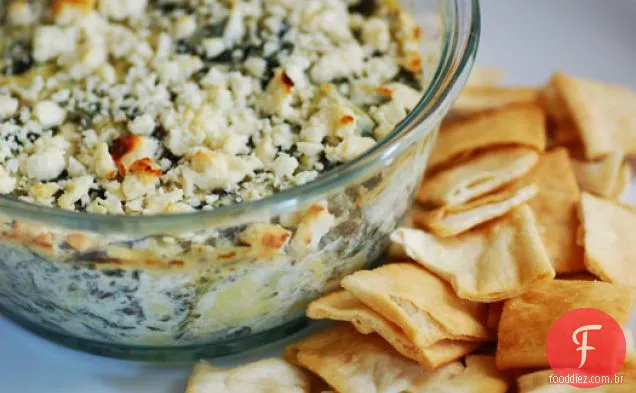 Molho de espinafre-alcachofra com queijo Feta