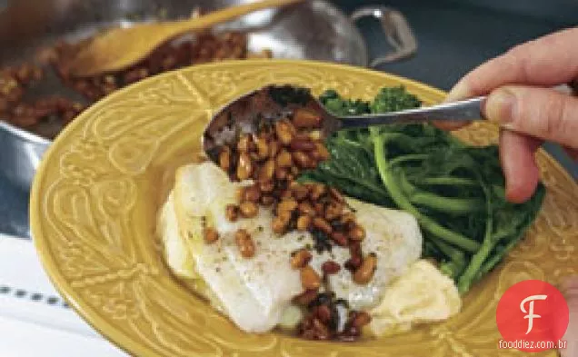 Filetes De Linguado Com Pinhões Torrados, Limão E Manjericão