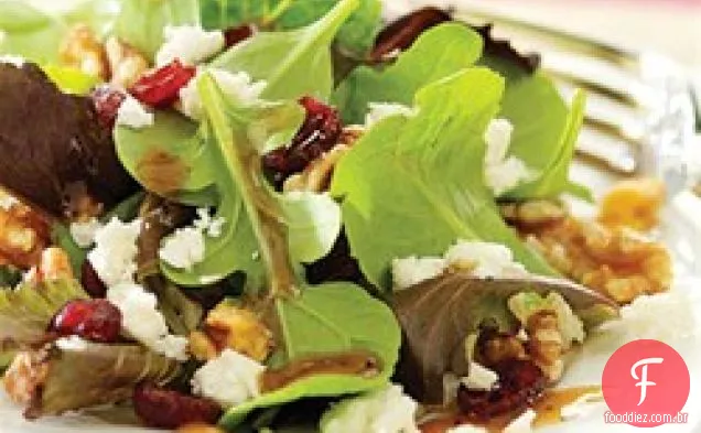 Salada de Cranberry e Feta com vinagrete Dijon