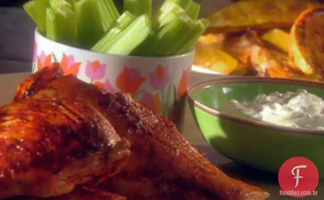 Frango Com Molho De Búfalo E Molho De Queijo Azul Com Batata-Doce Assada