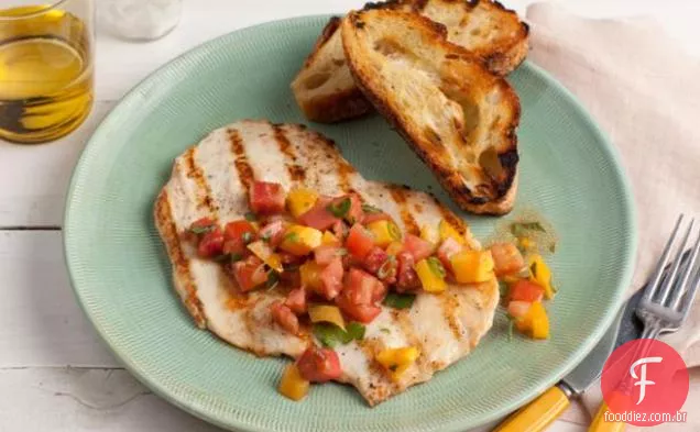 Frango Paillards Com Erva-Salada De Tomate