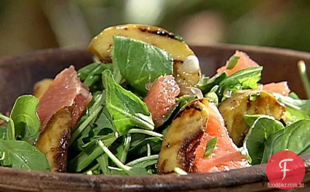 Salada De Pêssego grelhada com vinagrete de toranja