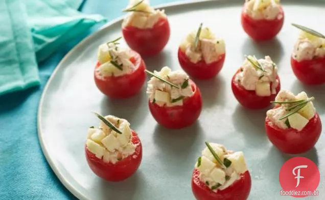 Tomates cereja recheados com salada de maçã de frango