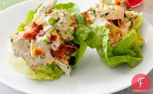 Copos da salada da batata e da galinha do piquenique