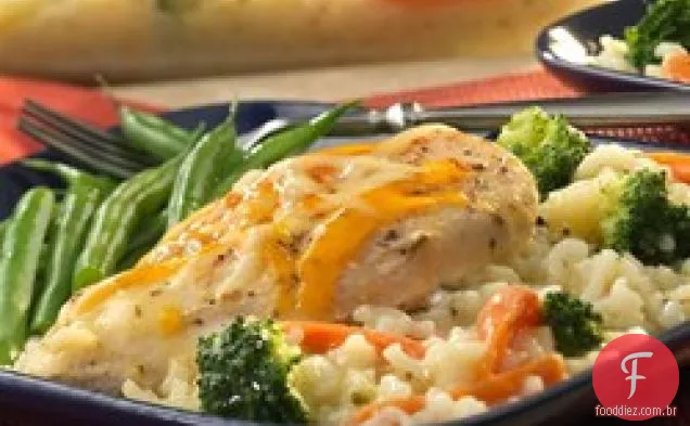 Caçarola de frango e arroz assada fácil