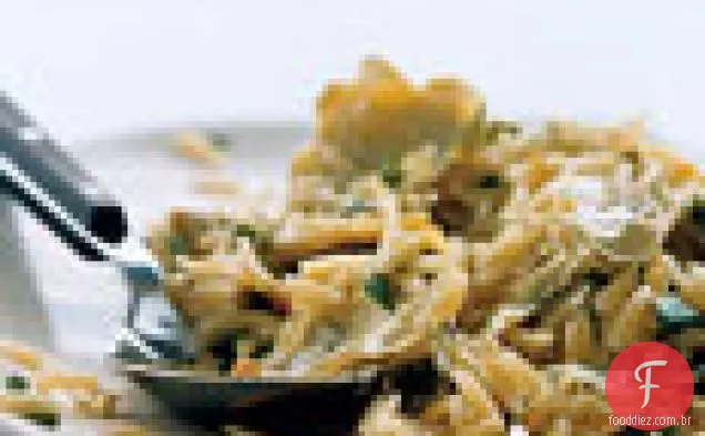 Orzo com alcachofras e pinhões