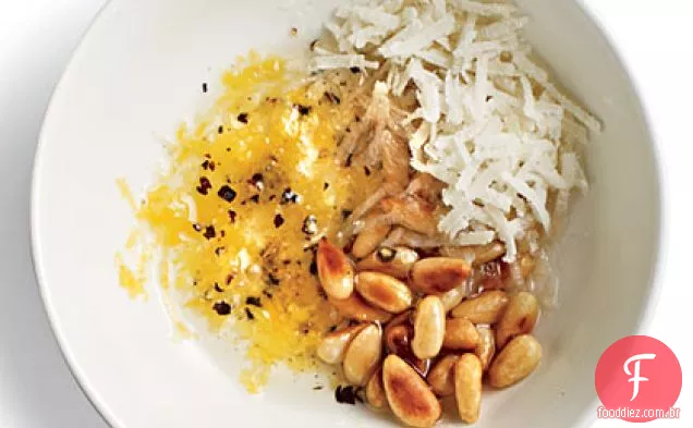 Pinhão e brócolis parmesão