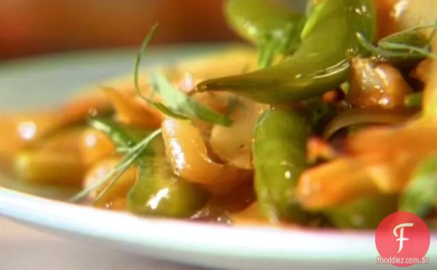 Salada de ervilha com estragão e erva-doce