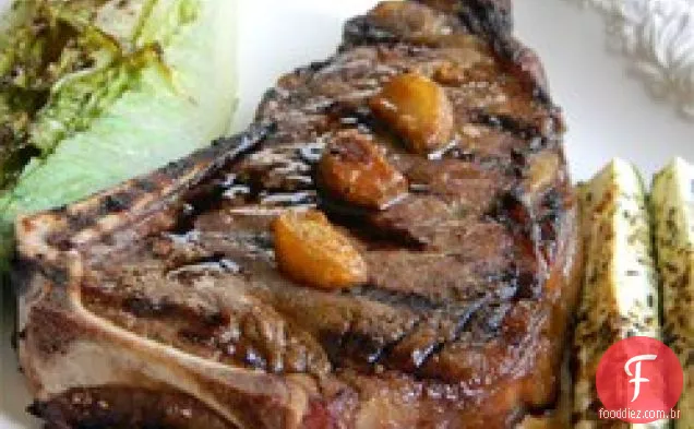 Bife de alho grelhado com alho