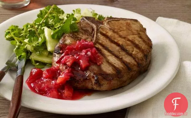 Costeletas De Porco Grelhadas Com Chutney De Ameixa E Gengibre