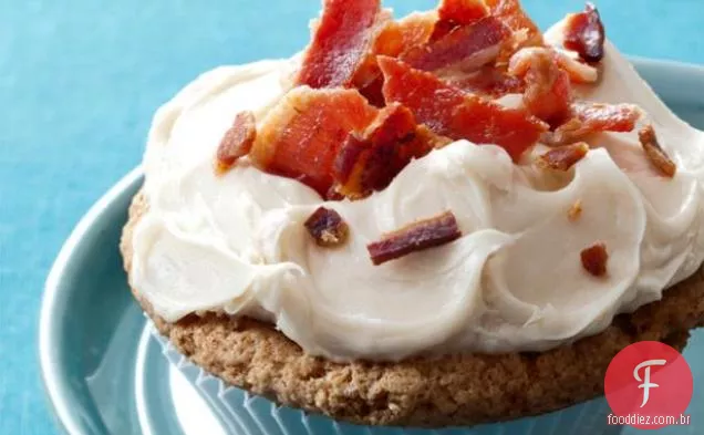 Torrada francesa de bordo e Cupcakes de Bacon