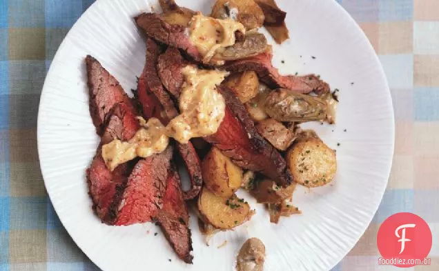 Bife de flanco com alcachofra-Hash de batata e Aleppo - pimenta Aioli