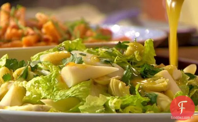 Corações de Romaine, Palma e alcachofra com molho Citrus Dijon