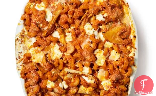 Cavatappi assado com alcachofras e erva-doce