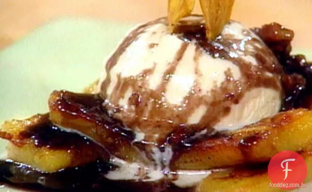 Bananas salteadas com molho de praliné de bordo