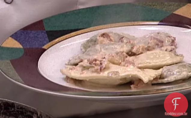 Ravioli de Lagosta Com Molho De Creme De Carne De Caranguejo