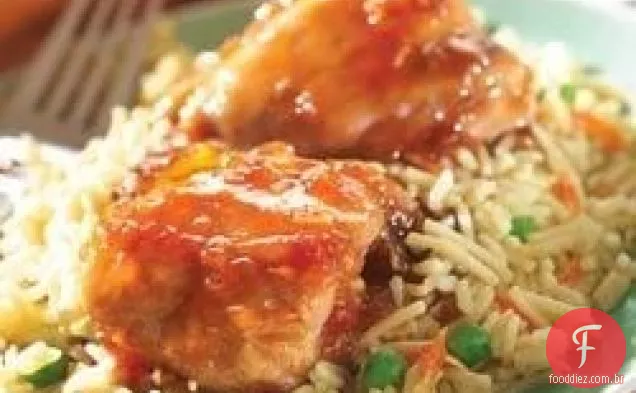Frango De Damasco saboroso com arroz vegetal