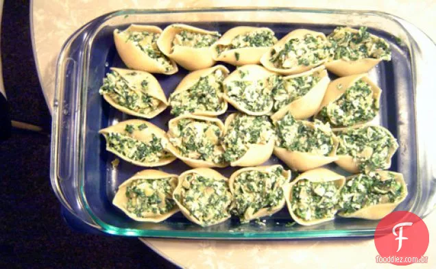 Spinache, Alcachofra E Conchas Recheadas Feta