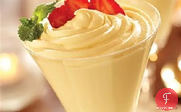 Mousse de limão com bagas