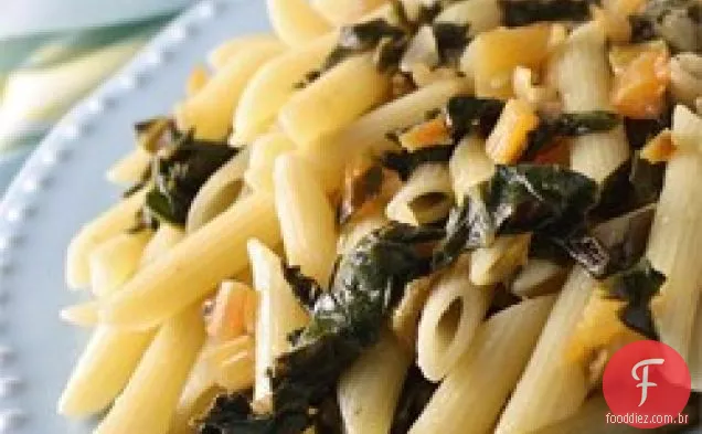 Macarrão com acelga suíça