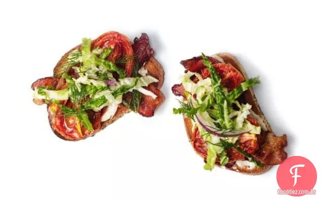 Borrões De Tomate Torrado De Cara Aberta