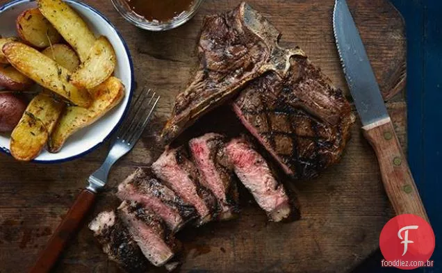 Bife Caesar T-Bone com molho de panela robusto