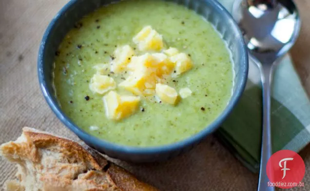 Sopa De Queijo Cheddar E Brócolis