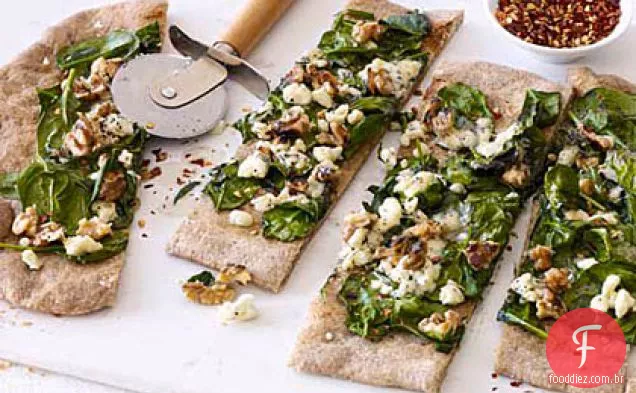 Pizza de queijo azul e espinafre