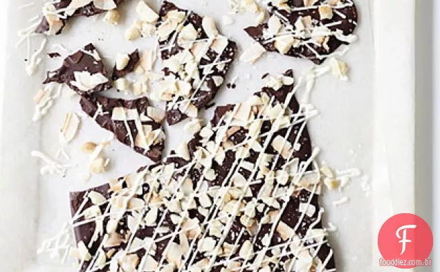 Coco, macadâmia e casca de Chocolate escuro