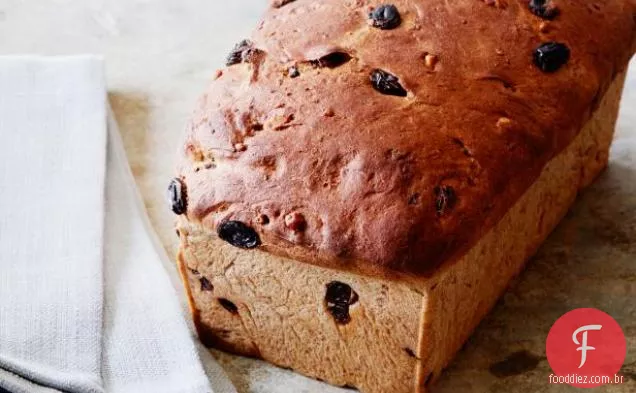 Pão Caseiro De Canela E Passas