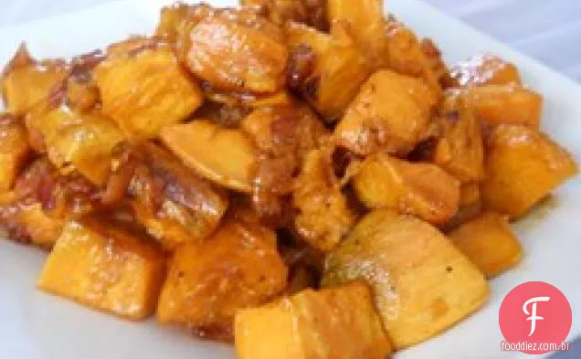 Batata-doce vitrificada de bordo com Bacon e cebola caramelizada