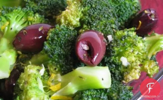 Brócolis Com Azeitonas Kalamata, Alho E Limão