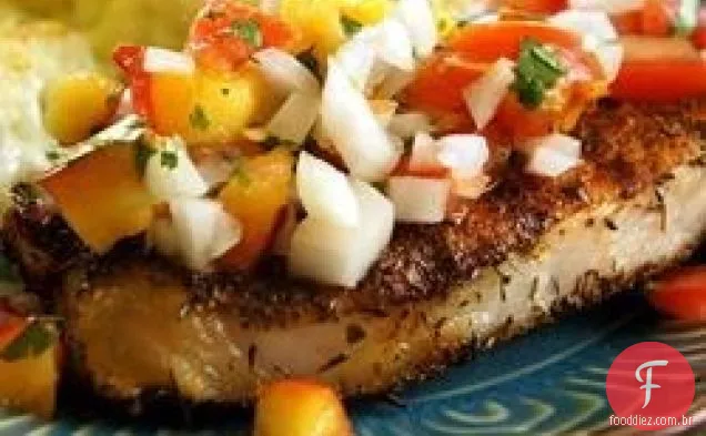 Costeletas de porco grelhadas com Salsa nectarina fresca