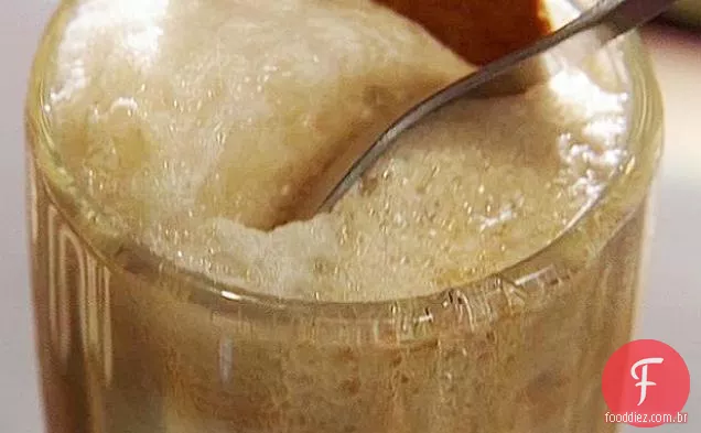 Stout Float com Flor De Laranjeira mel e Gingersnap Tuile