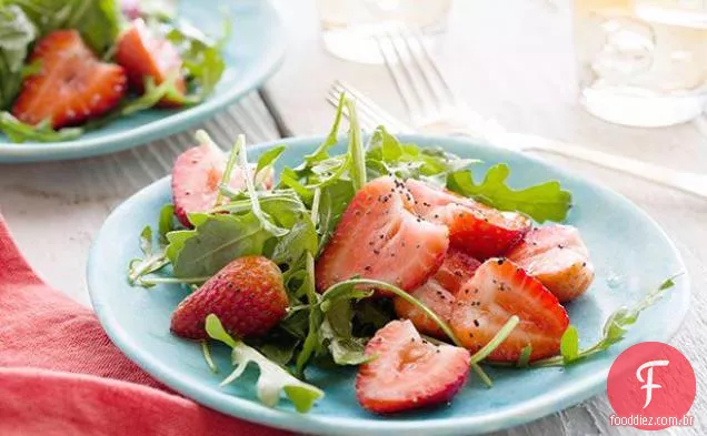 Salada de rúcula e morango