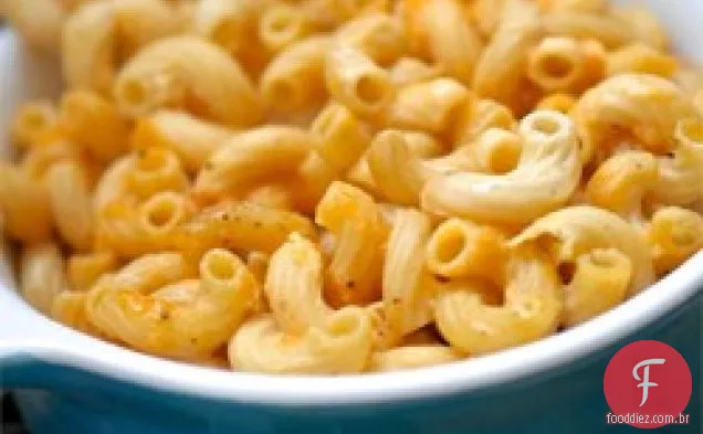 Macarrão cozido e queijo