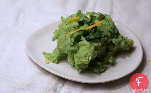 Purê De Brócolis E Batatas Do Mediterrâneo