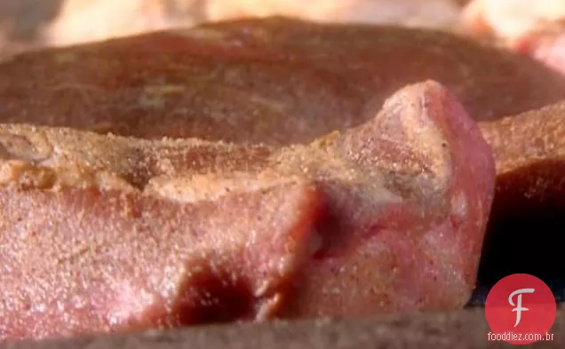 Peito de carne de churrasco esfregado a seco ou frango