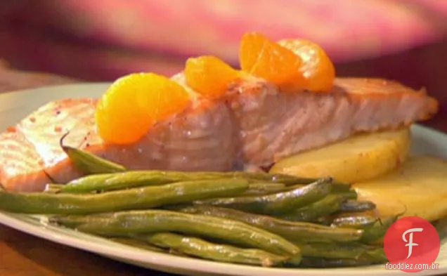 Salmão Assado Teriyaki com laranjas, batatas dedilhadas e Verts Haricots